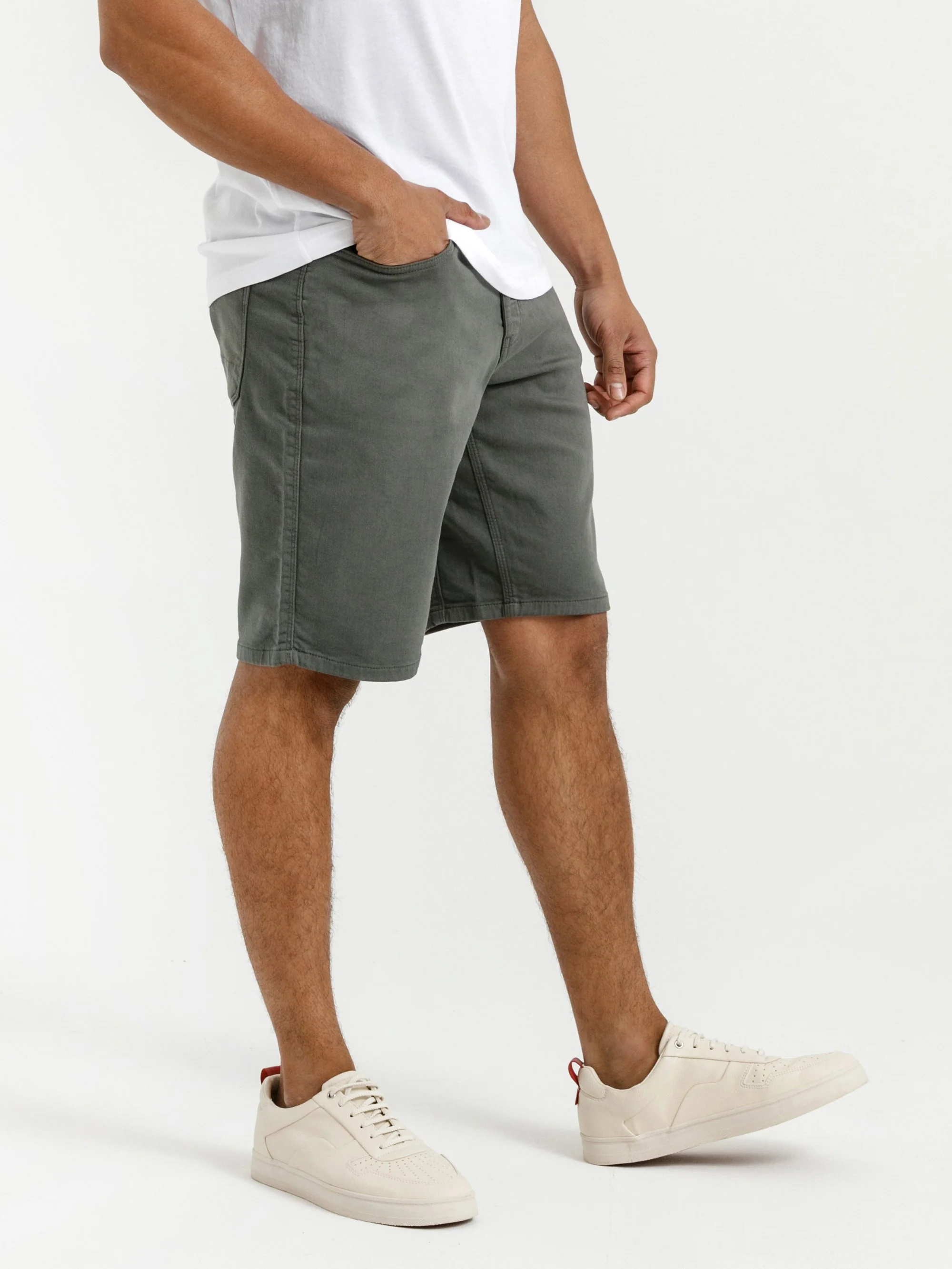 Duer Mens No Sweat Relaxed Shorts - Image 8