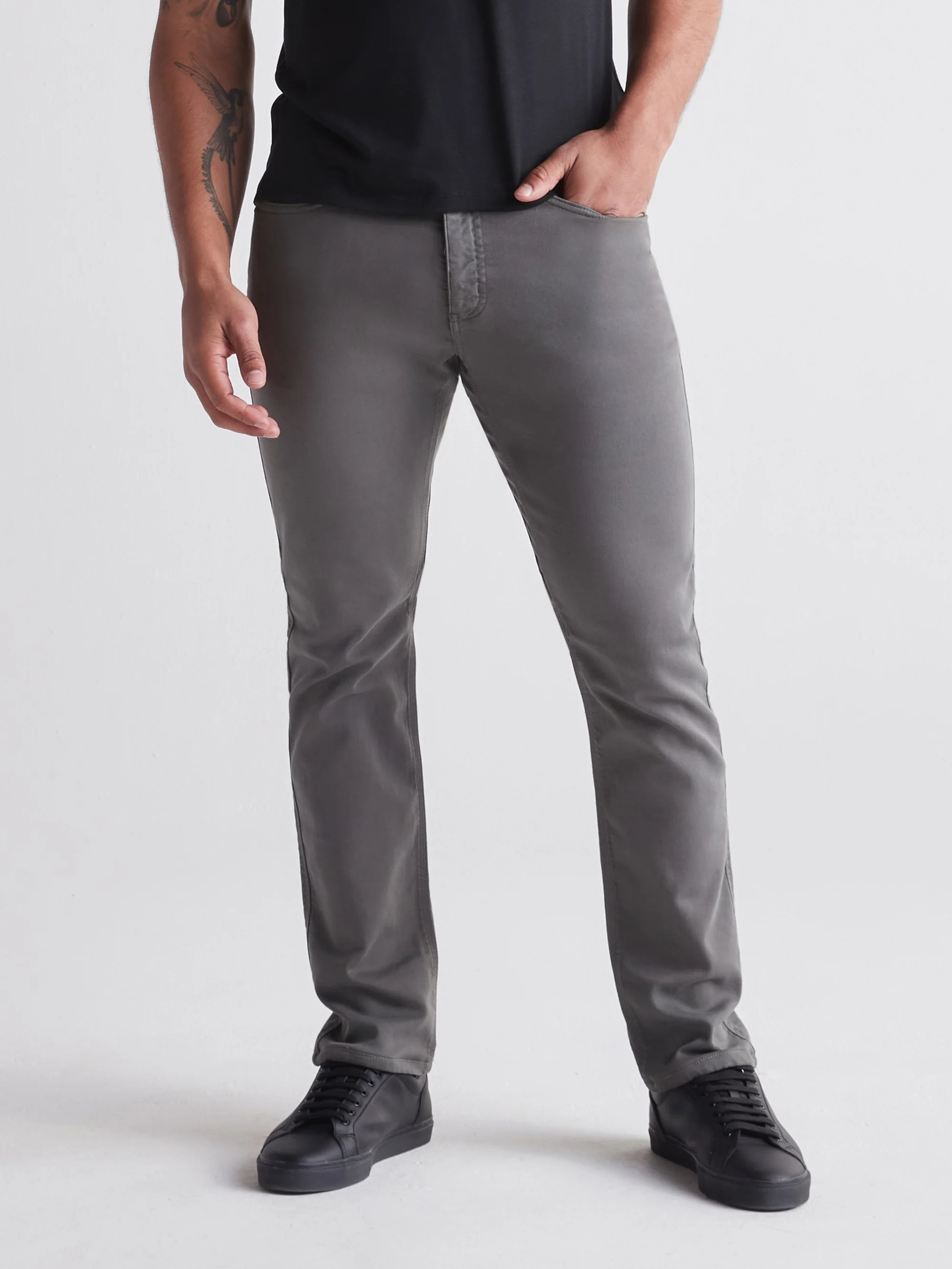 Duer Mens No Sweat Relaxed Taper Pants - Image 12