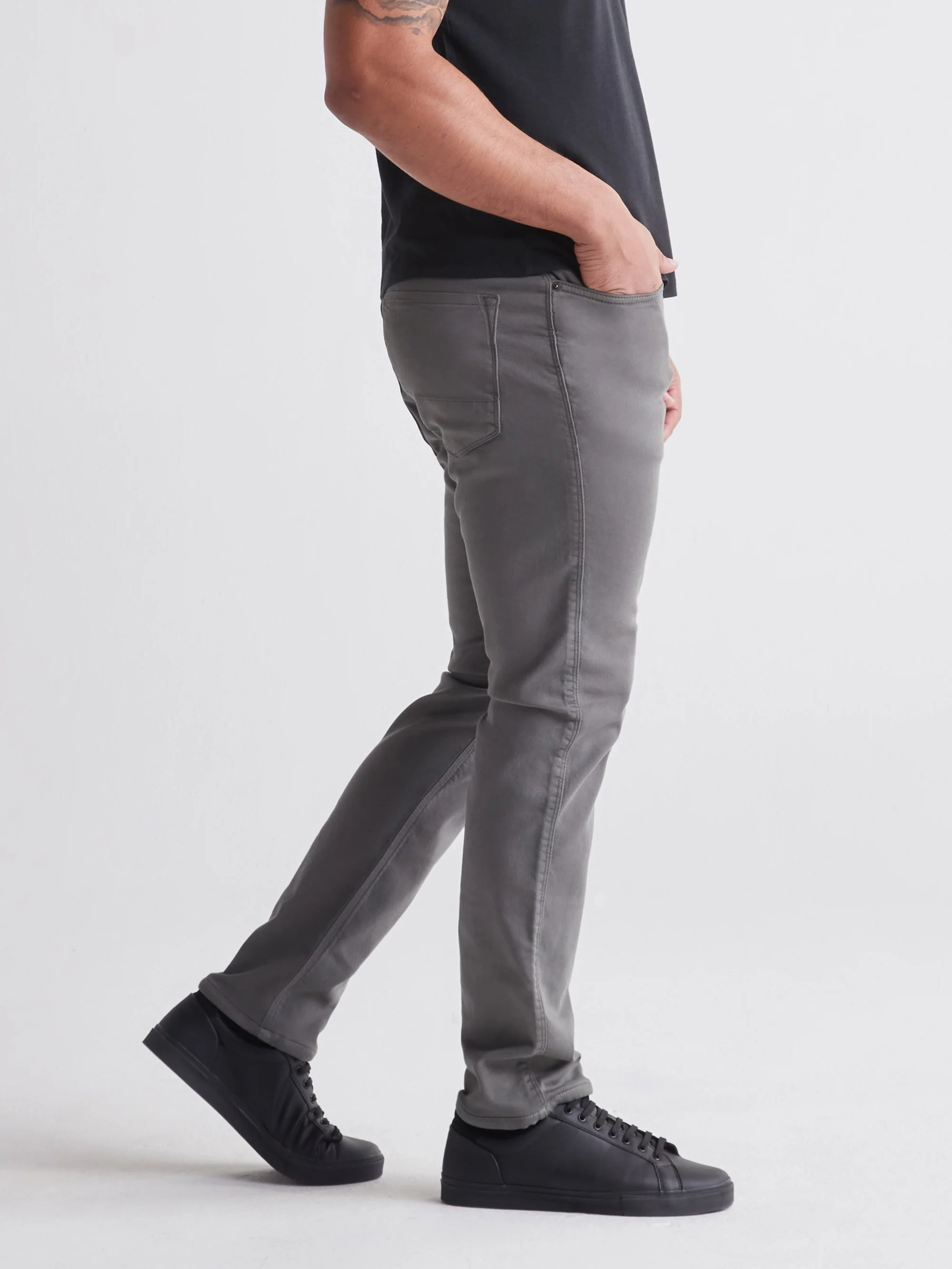 Duer Mens No Sweat Relaxed Taper Pants - Image 13
