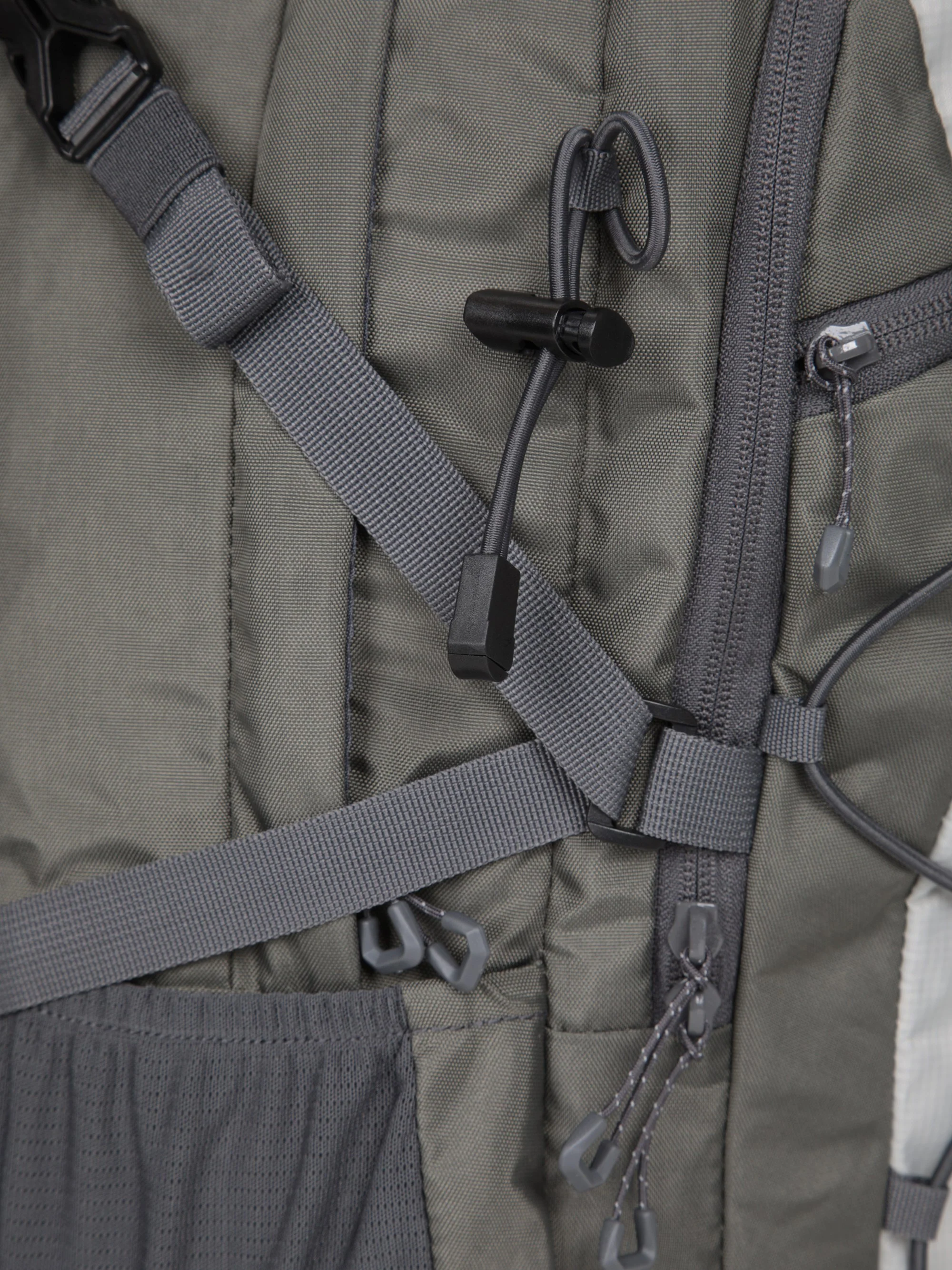 EMS Camp 30L Backpack - Image 6