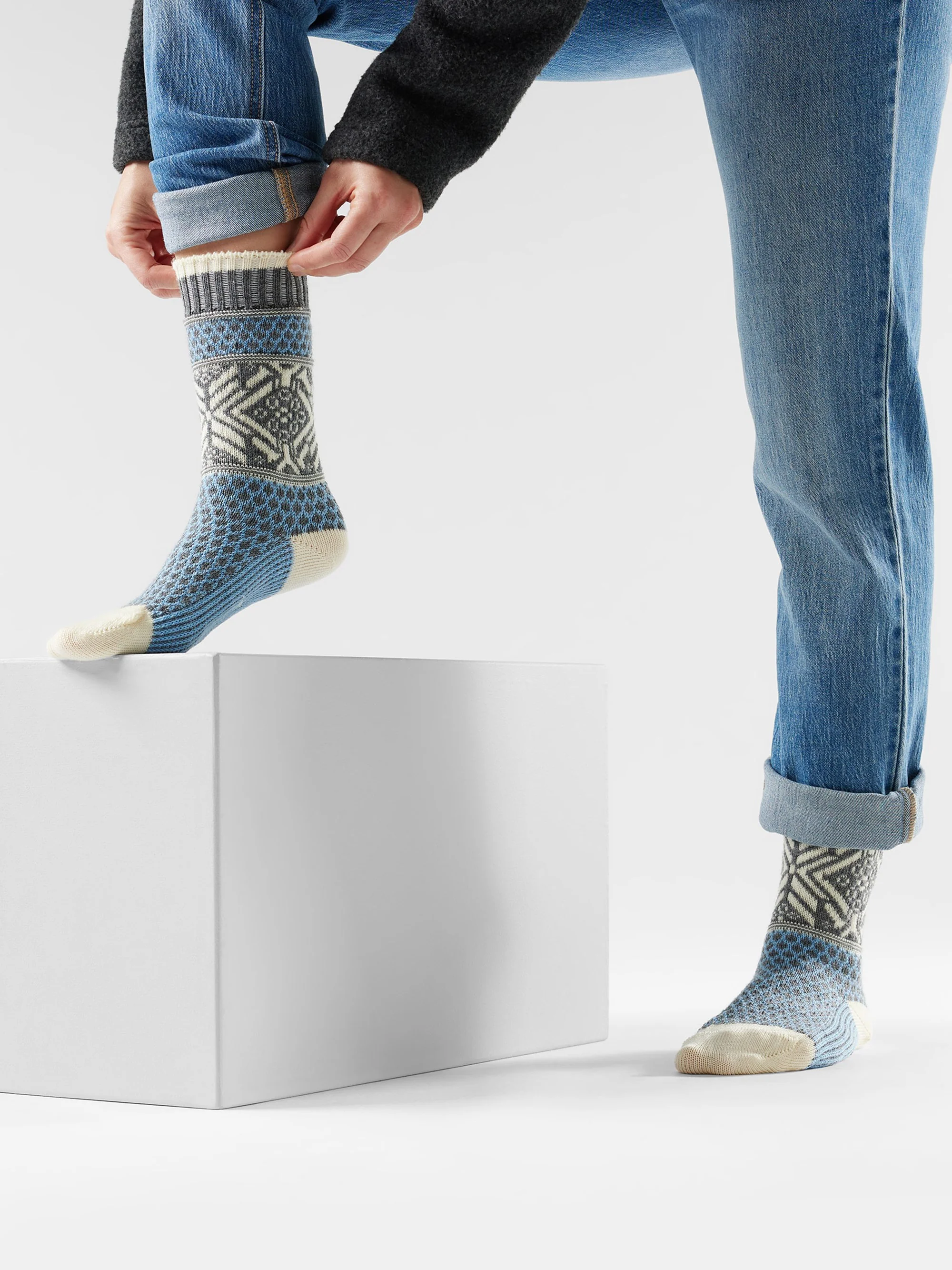 Smartwool Womens Everyday Cozy Popcorn Snowflake Crew Socks - Image 3
